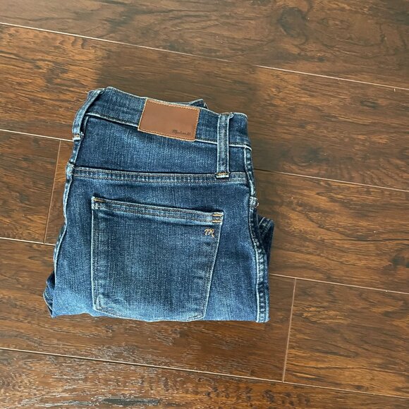 Madewell Slim Straight Jeans — Hammond Wash, Size 26, Classic Straight Leg - Picture 7 of 9